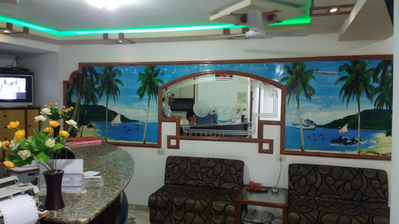 Hotel Decent スーラト エクステリア 写真